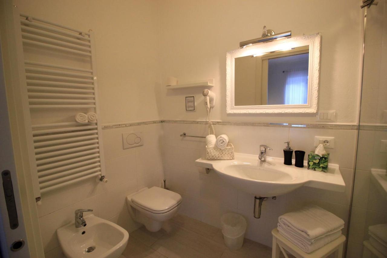 Rooms Il Punto Peschiera del Garda Exterior foto